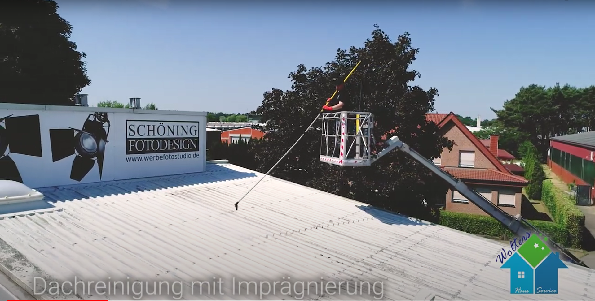 Einsatz der Teleskoplanze f&uuml;r eine sichere Reinigung in Twist.